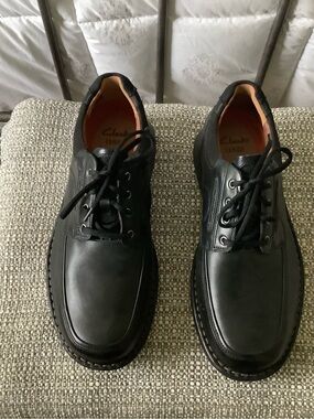 Clarks Black Leather Lace-Up Derby Shoes